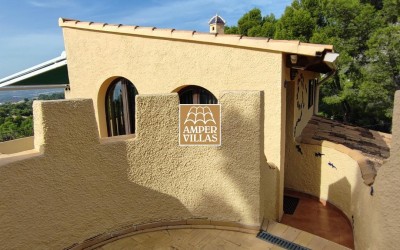 Storslått villa med vakker utsikt og privatliv i Sierra de Altea Golf.